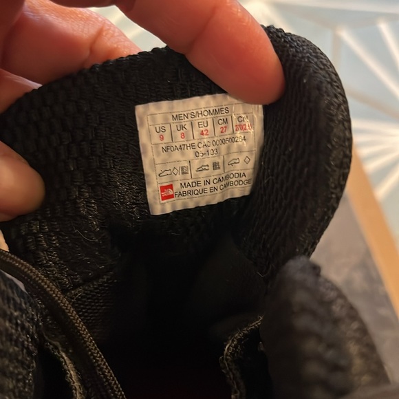 Black North Face Winter Boots. - Picture 6 of 6